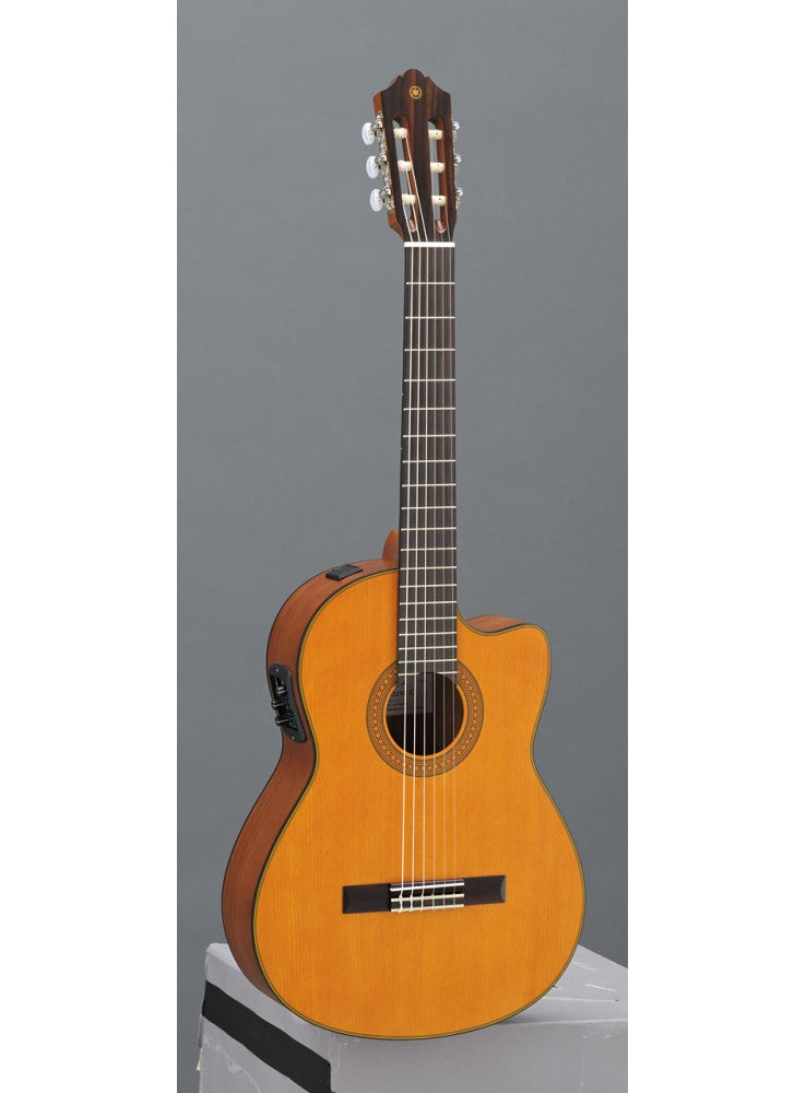 Guitarra Electroacústica Yamaha Cuerdas de Nylon CGX 122MCC